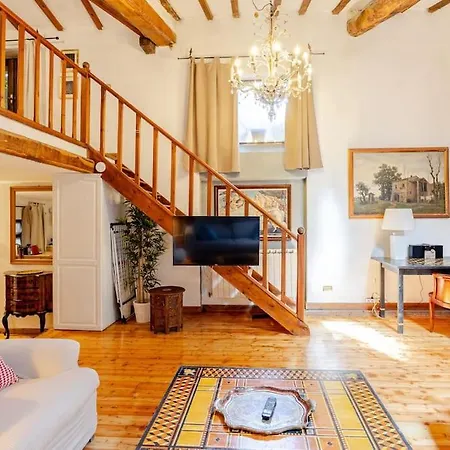 Rome's Hidden Gem アパート ローマ